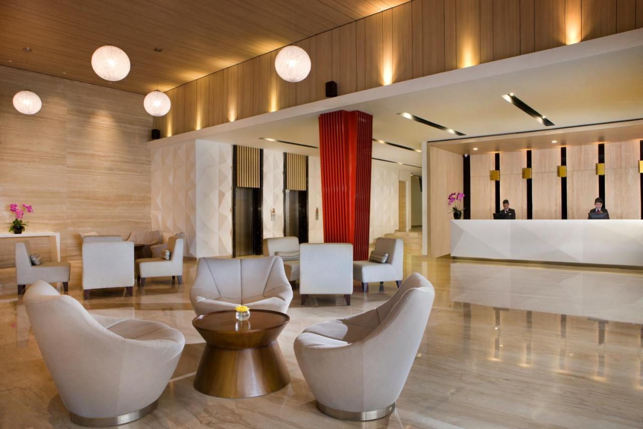 Hotel Santika Mega City Бекаси Екстериор снимка