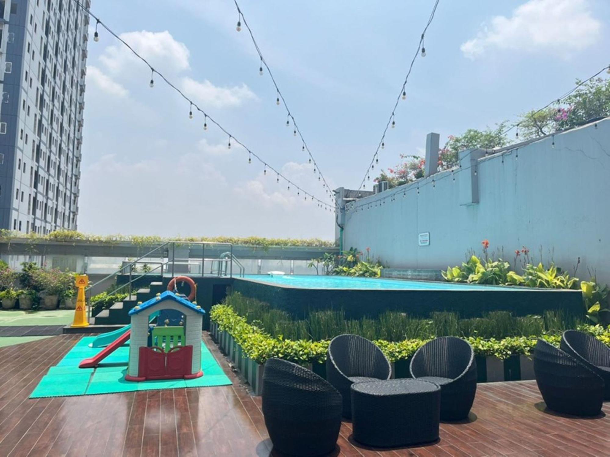 Hotel Santika Mega City Бекаси Екстериор снимка