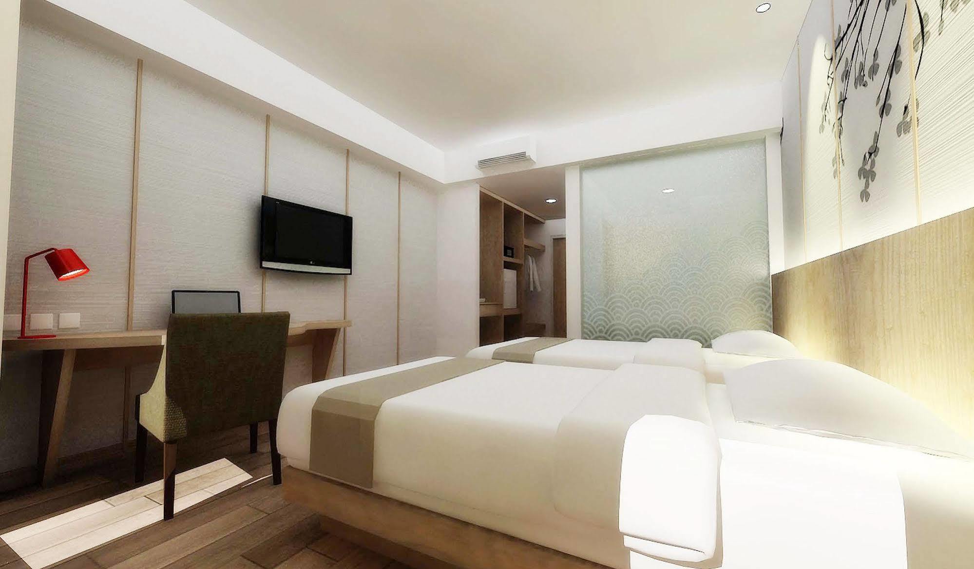 Hotel Santika Mega City Бекаси Екстериор снимка